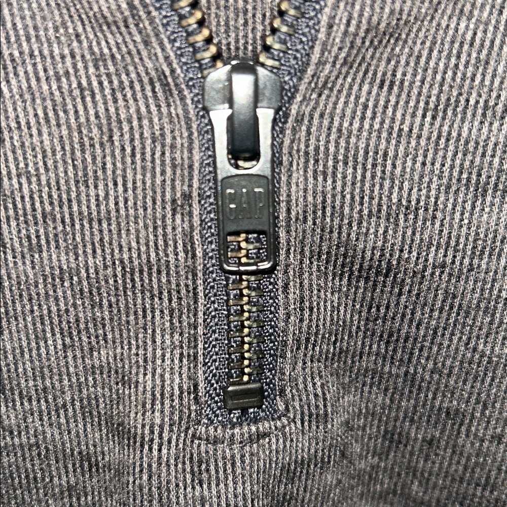 GAP men’s Heather Gray Half-Zip Sweater. Large - Picture 4 of 6